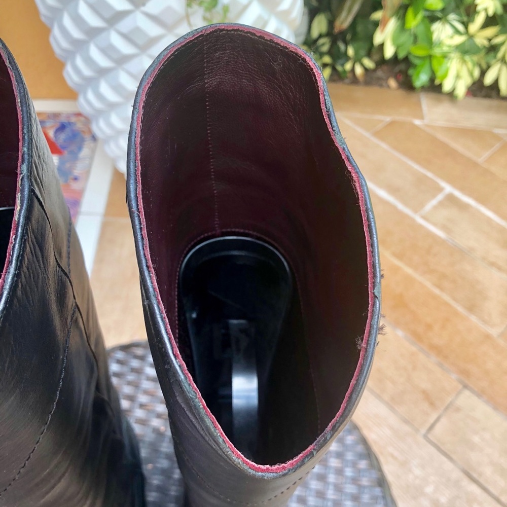Chanel boots Authentic bought in Paris. - Picture 4 of 8